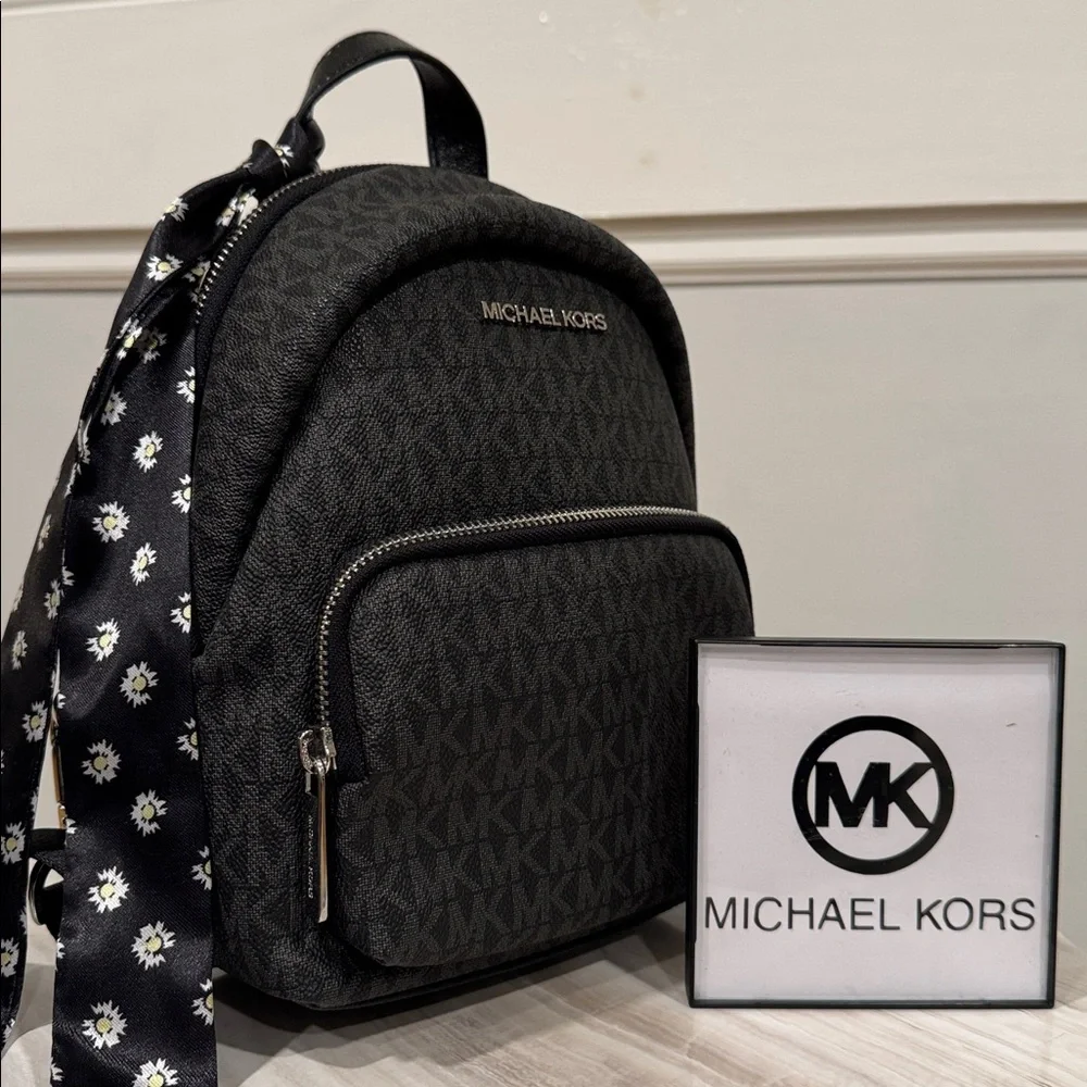 Michael Kors Backpack Erin Signature Backpack - Picture 1 of 17